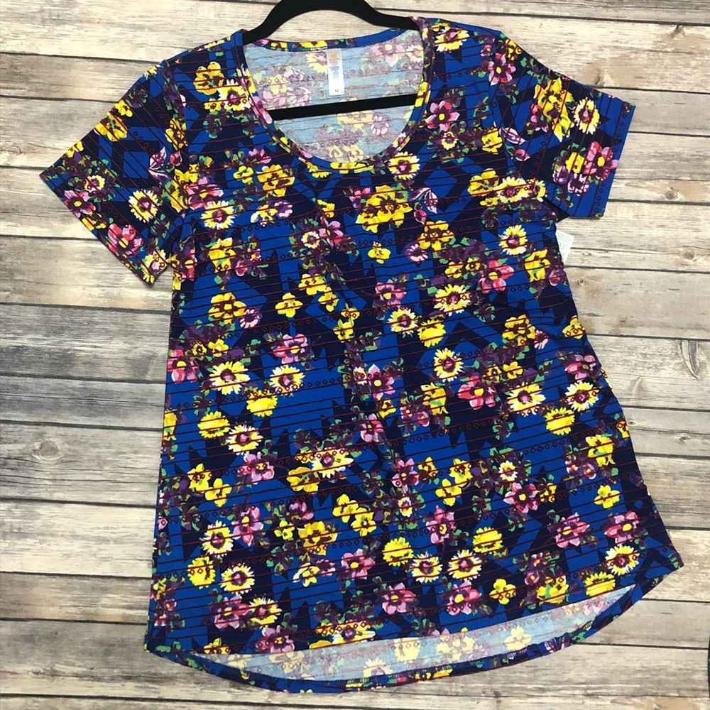 ♦️2/$30 Floral LuLaRoe Classic T Multi Media